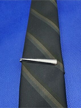 Foster Silver Tone Tie Bar Clip w/Tapered Smooth Line Design - MbTSr7